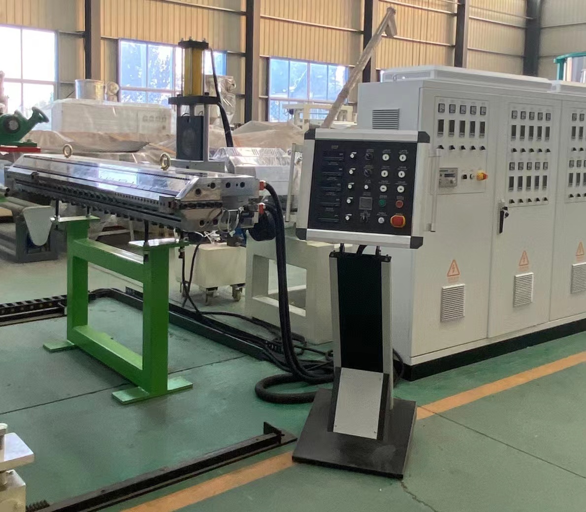 ​Điều chỉnh trước khi vận chuyển Máy ép đùn tấm ABS