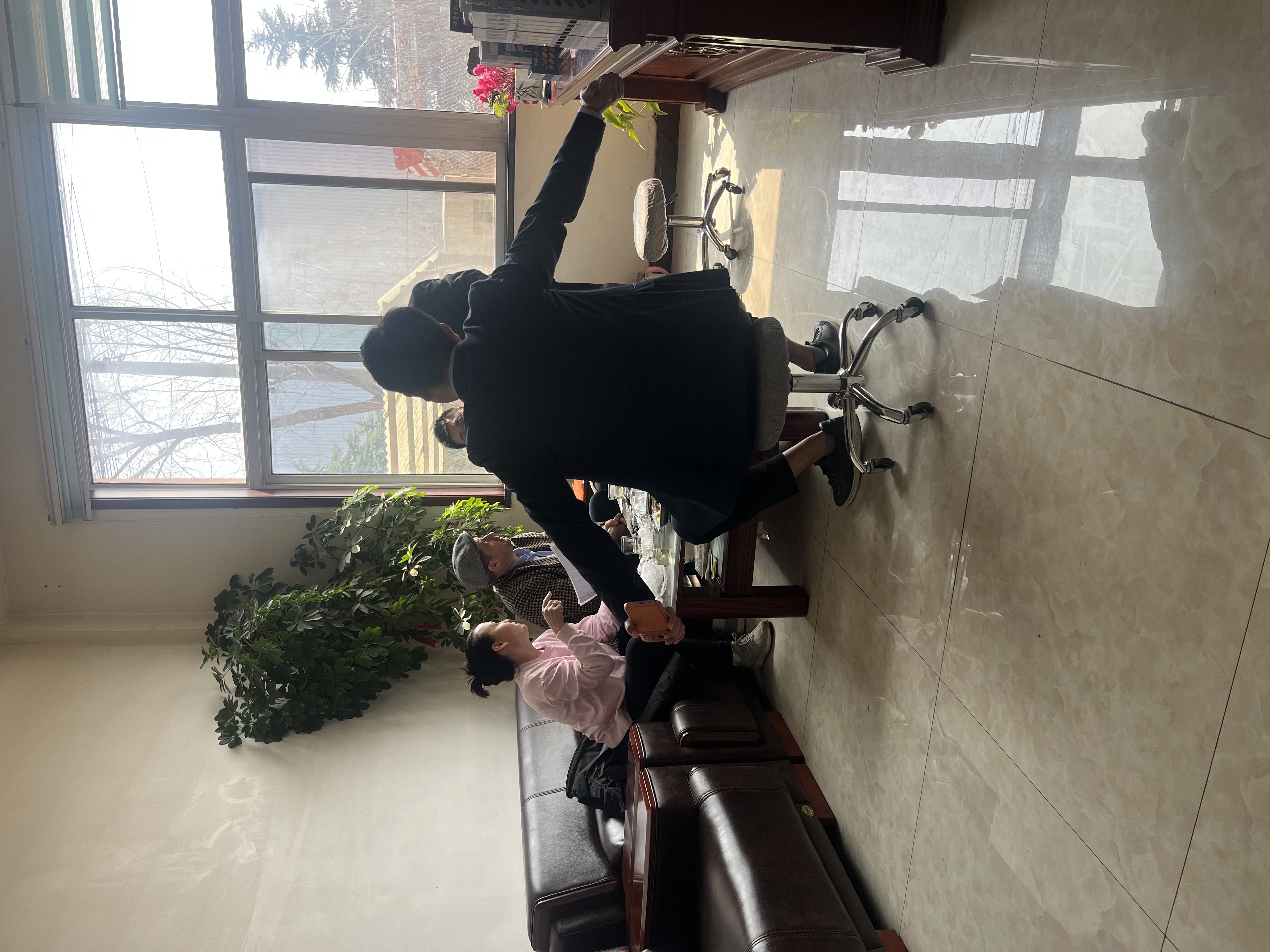 ​Cảm ơn các khách hàng Nga đã mua thiết bị ép đùn tấm PS.