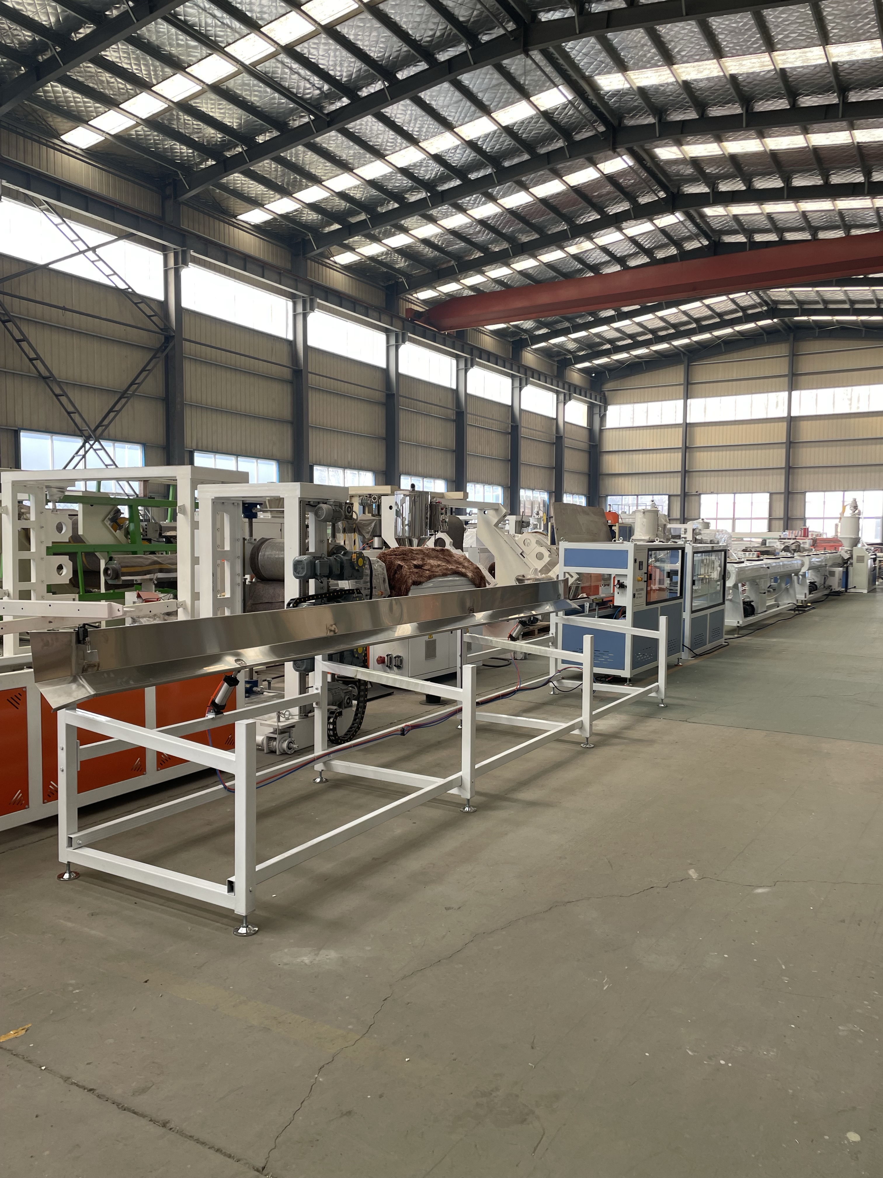 ​Ba bộ thiết bị sản xuất ống đã sẵn sàng được chuyển đến Triều Tiên để hỗ trợ nâng cấp cơ sở hạ tầng địa phương.
