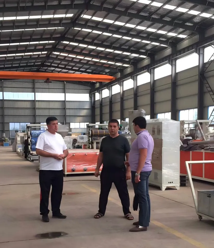 Máy móc nhựa East star đảm bảo đơn đặt hàng từ Georgia cho dây chuyền sản xuất rèm mềm PVC đa chức năng