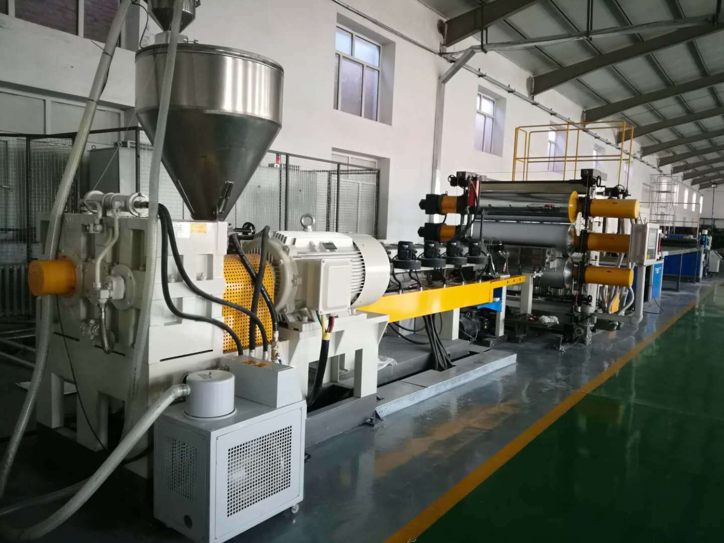 Dây chuyền ép đùn HDPE Geocell có đục lỗ và hàn